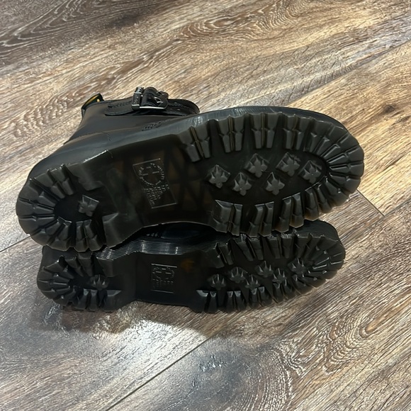 DR. MARTENS BLACK 1460 SMOOTH LEATHER BUCKLE BOOTS 🖤 - Picture 9 of 12